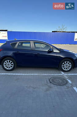 Хэтчбек Opel Astra 2010 в 