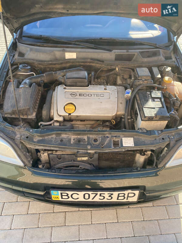 Седан Opel Astra 2001 в Буске