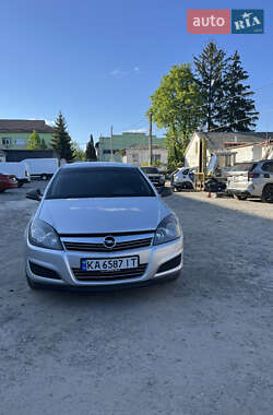 Універсал Opel Astra 2010 в 