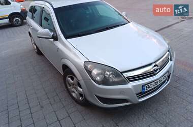 Универсал Opel Astra 2010 в 