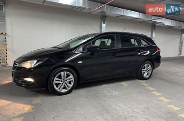 Универсал Opel Astra 2018 в Одессе