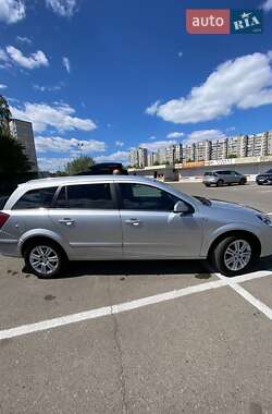 Opel Astra 2010 Opel Astra 2010