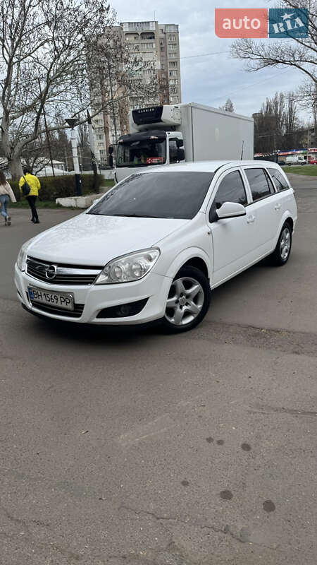 Універсал Opel Astra 2009 в Одесі