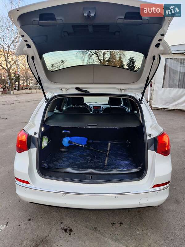 Универсал Opel Astra 2013 в Броварах