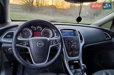 Универсал Opel Astra 2013 в 