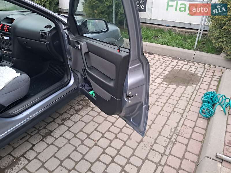 Седан Opel Astra 2006 в Ивано-Франковске