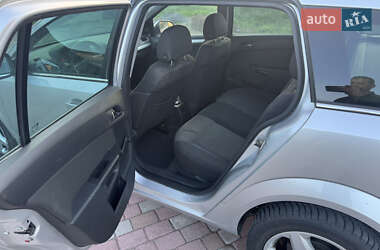 Универсал Opel Astra 2010 в 