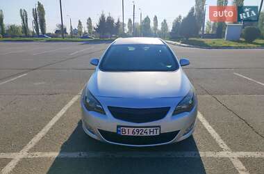 Универсал Opel Astra 2010 в 