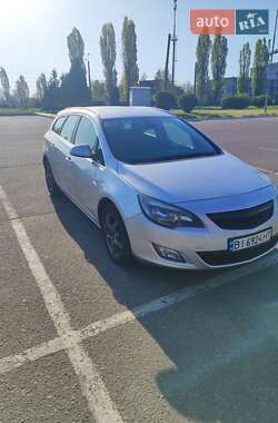 Универсал Opel Astra 2010 в 