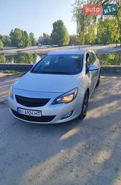 Универсал Opel Astra 2010 в 