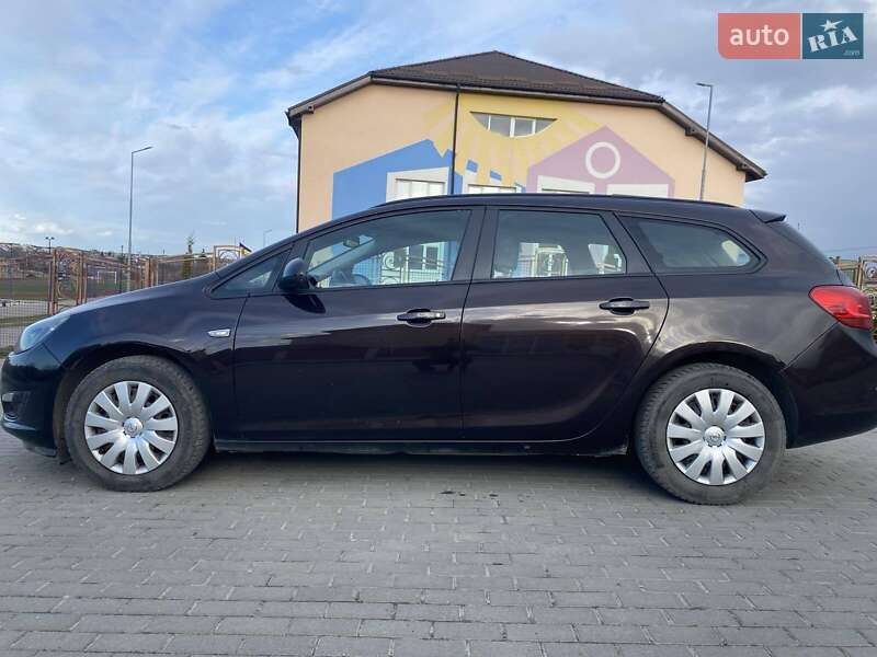Универсал Opel Astra 2014 в Львове