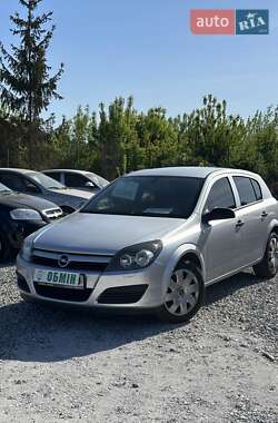 Хэтчбек Opel Astra 2005 в Кривом Роге