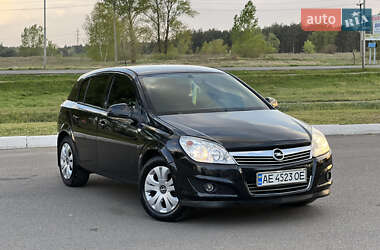 Opel Astra 2011 Opel Astra 2011