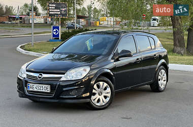 Хетчбек Opel Astra 2011 в 