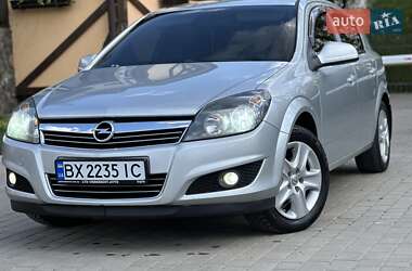 Opel Astra 2010 Opel Astra 2010