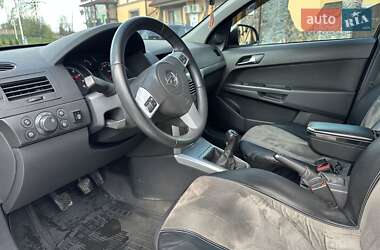 Хэтчбек Opel Astra 2010 в 