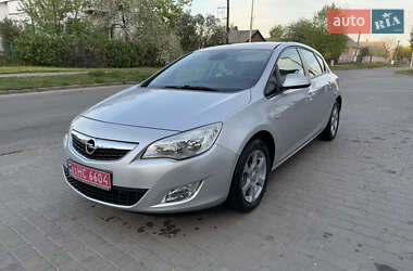 Хетчбек Opel Astra 2010 в Дубні