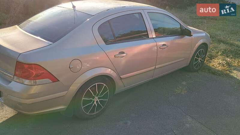 Седан Opel Astra 2008 в Боярке