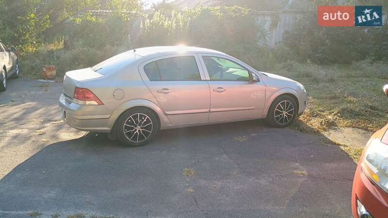 Седан Opel Astra 2008 в Боярке