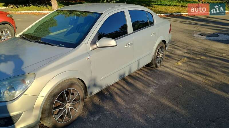 Седан Opel Astra 2008 в Боярке