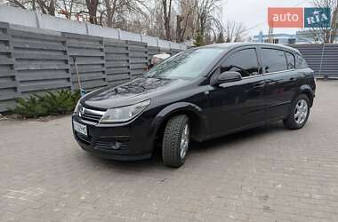 Хэтчбек Opel Astra 2004 в 