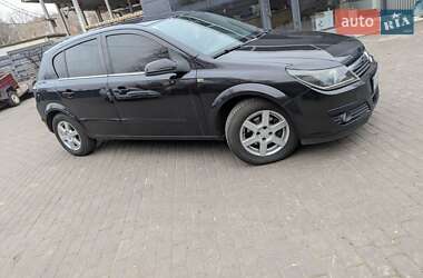 Хэтчбек Opel Astra 2004 в 