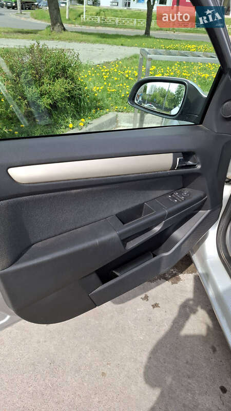 Хэтчбек Opel Astra 2007 в Чернигове фото 5 Хэтчбек Opel Astra 2007 в Чернигове