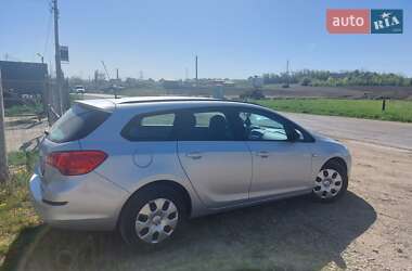 Універсал Opel Astra 2012 в 
