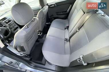 Хэтчбек Opel Astra 2004 в 