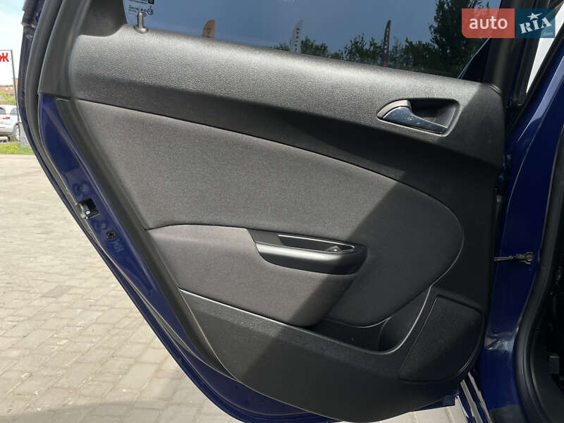 Универсал Opel Astra 2015 в Бердичеве