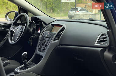 Универсал Opel Astra 2015 в 