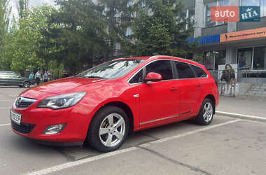 Универсал Opel Astra 2010 в 
