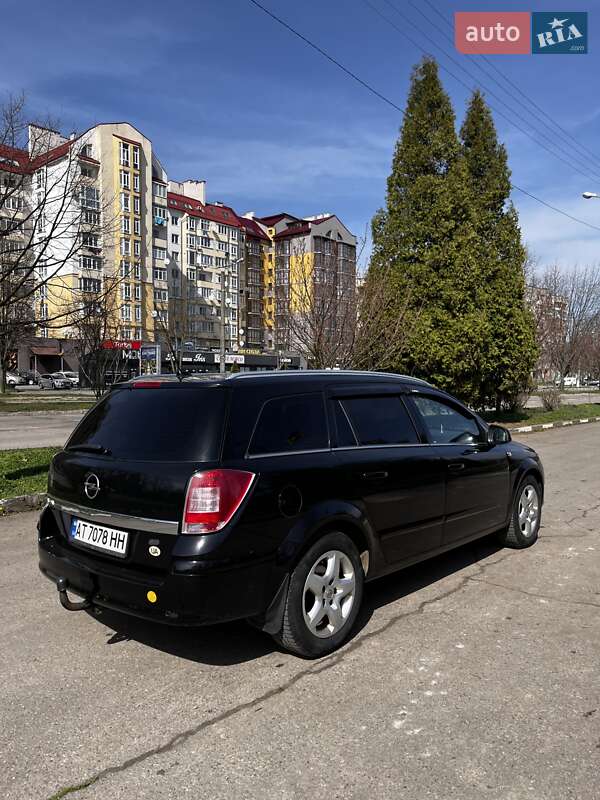 Універсал Opel Astra 2010 в Калуші