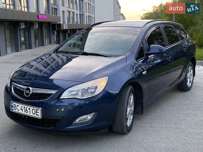 Opel Astra 2011