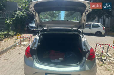 Хэтчбек Opel Astra 2013 в 