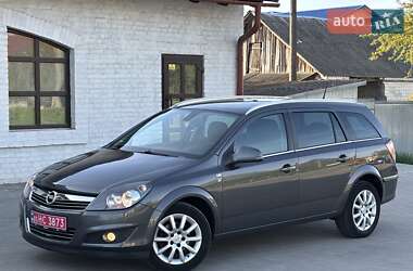 Opel Astra 2010 Opel Astra 2010