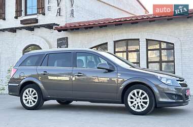Универсал Opel Astra 2010 в 
