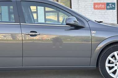 Универсал Opel Astra 2010 в 