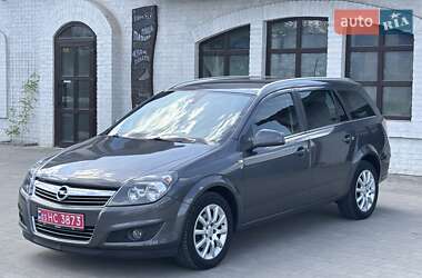 Универсал Opel Astra 2010 в 