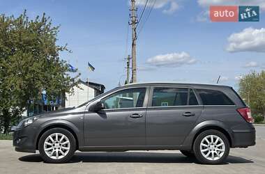 Универсал Opel Astra 2010 в 