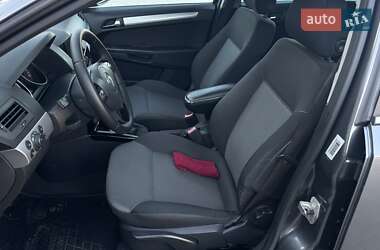 Универсал Opel Astra 2010 в 