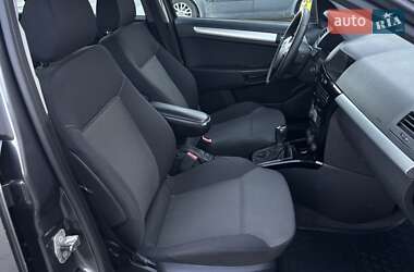 Универсал Opel Astra 2010 в 
