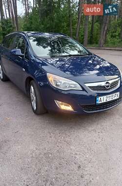 Універсал Opel Astra 2010 в Черкасах