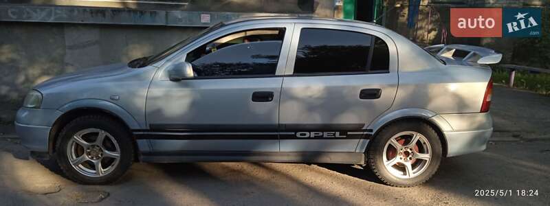 Opel Astra 2005