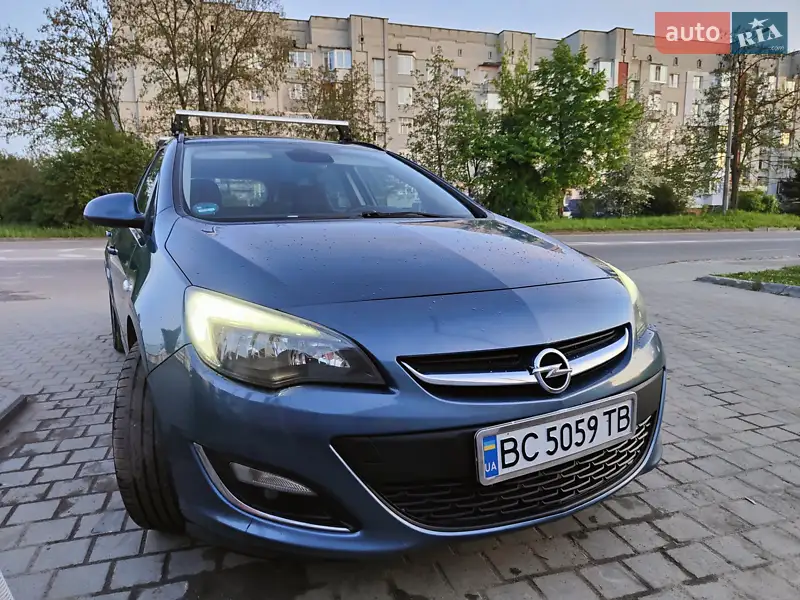 Opel Astra 2012
