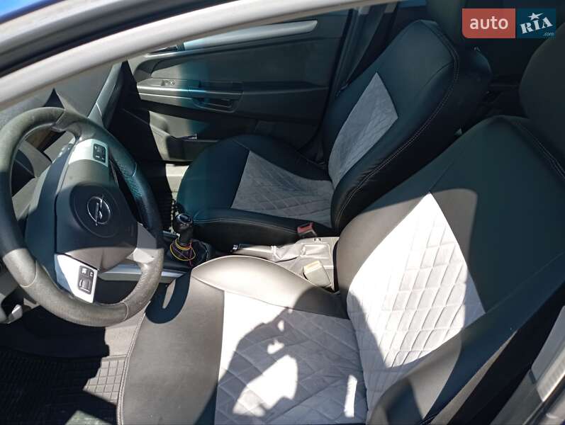 Универсал Opel Astra 2008 в Самборе