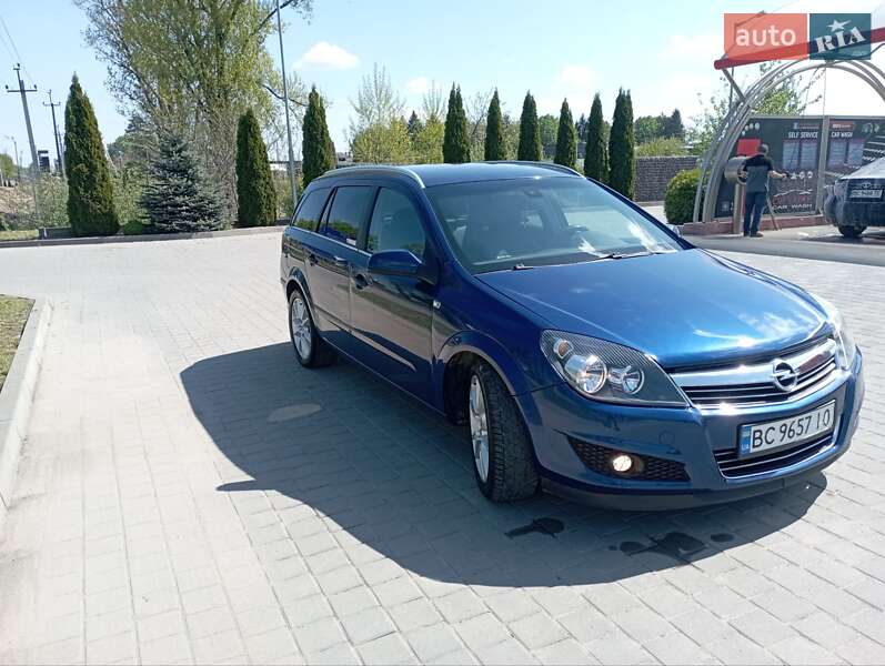 Универсал Opel Astra 2008 в Самборе