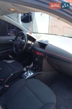 Хетчбек Opel Astra 2007 в 