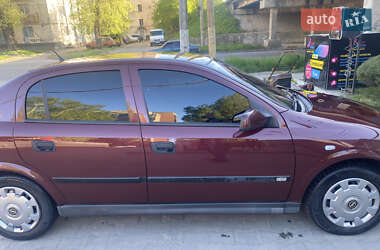 Хетчбек Opel Astra 2002 в 