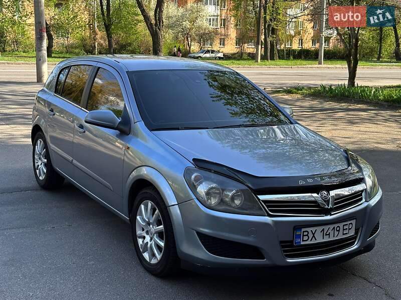 Хетчбек Opel Astra 2004 в 